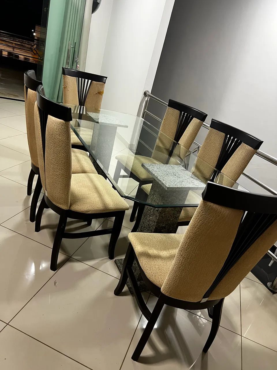 Mesa grande com 6 cadeiras  - Foto 3