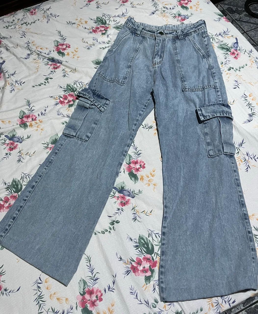 Calça Jeans Cargo Wide Leg Clara Tam. 40