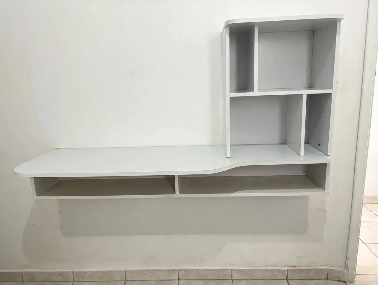 Escrivaninha suspensa com nicho  - Foto 3