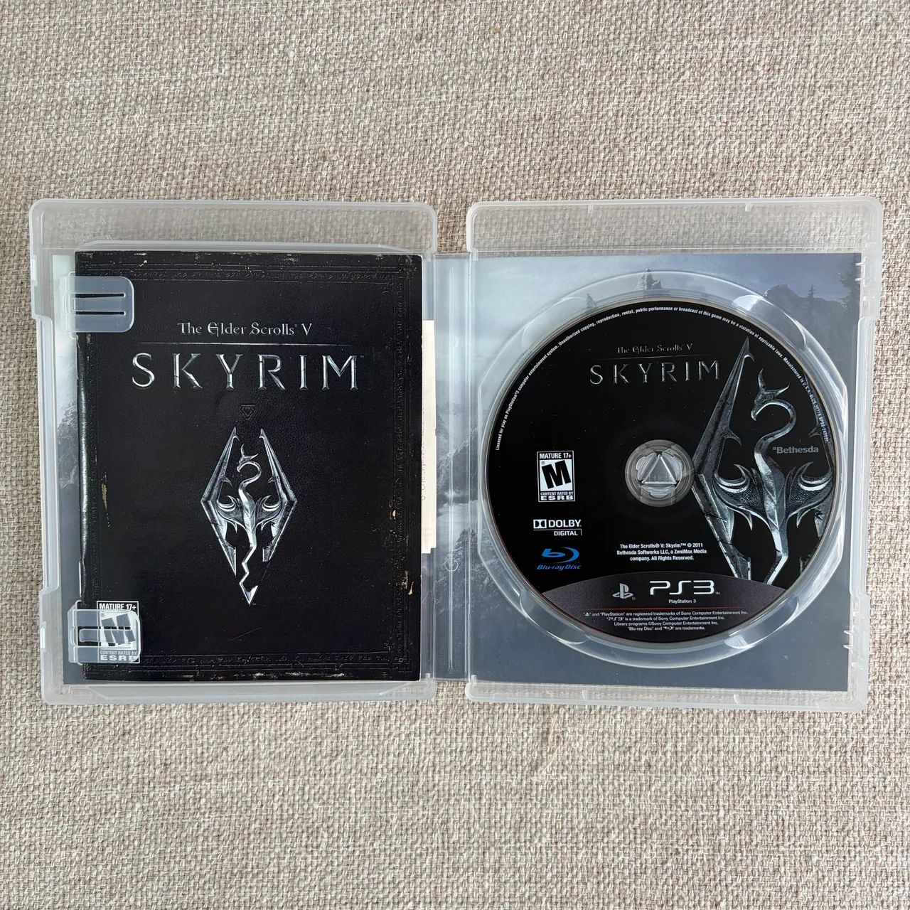The Elder Scrolls V Skyrim PS3 - Completo - Excelente - Foto 2