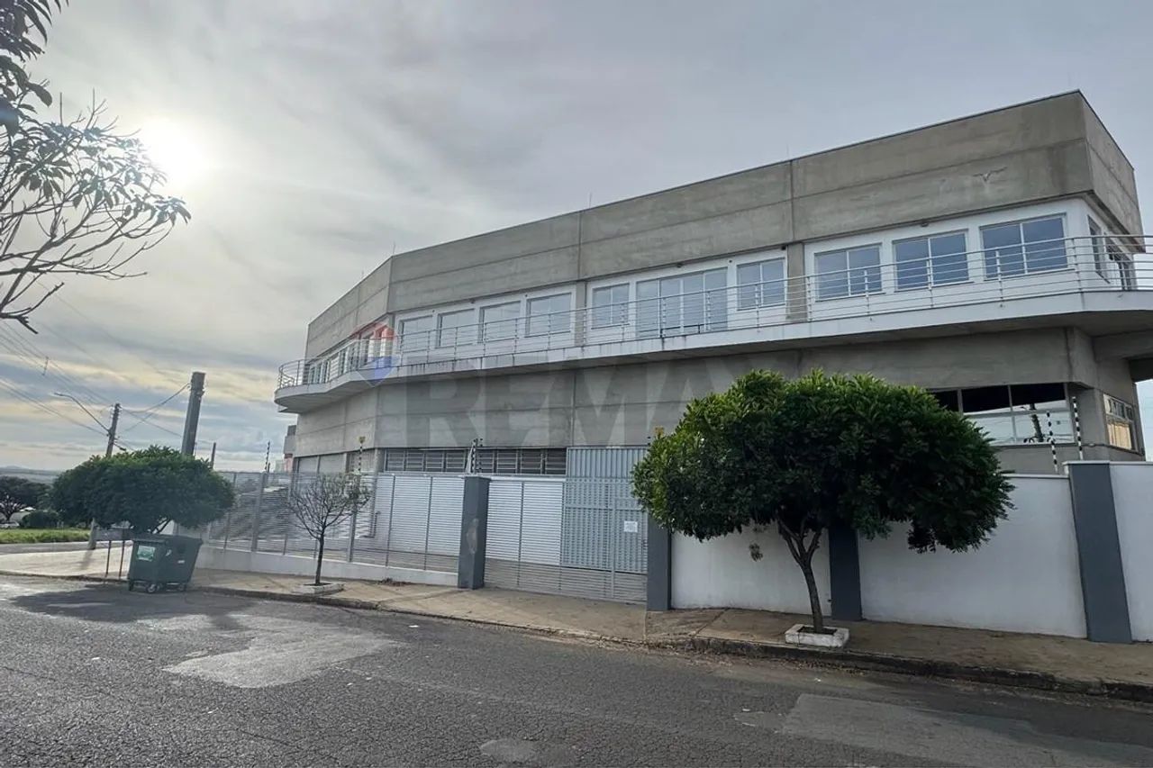 Prédio Comercial/Industrial com 3 Pavimentos, Pé-Direito de 6,20m e Infraestrutura Complet - Foto 5