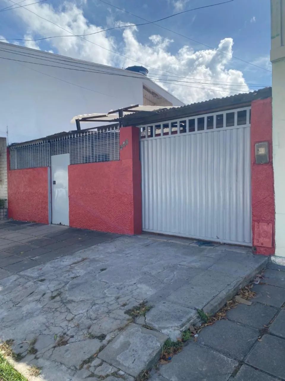 ALUGO CASA NO FAROL, COM 2 QUARTOS