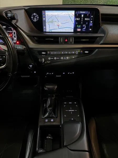 Lexus ES300h ES-300H ES300h 2.5 16V Aut. (hybrid), foto 16 de 18