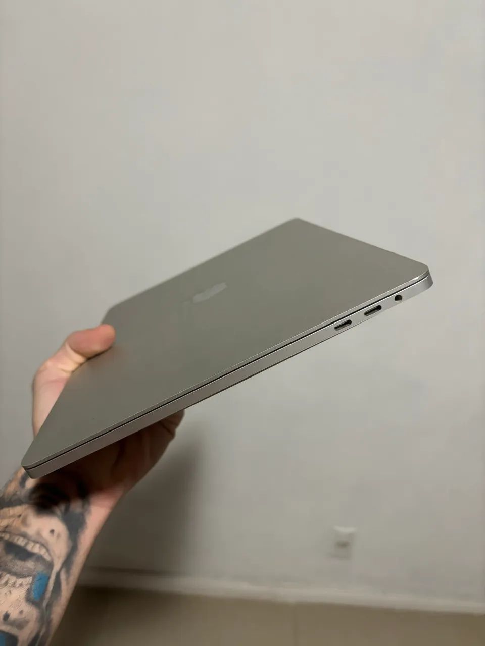 MacBook Pro I7 2019 - Touch Bar - Foto 4