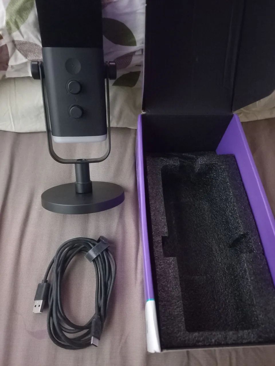 Microfone AM8 Fifine | Excelente p/ gamers, livestream e gravação - Foto 3