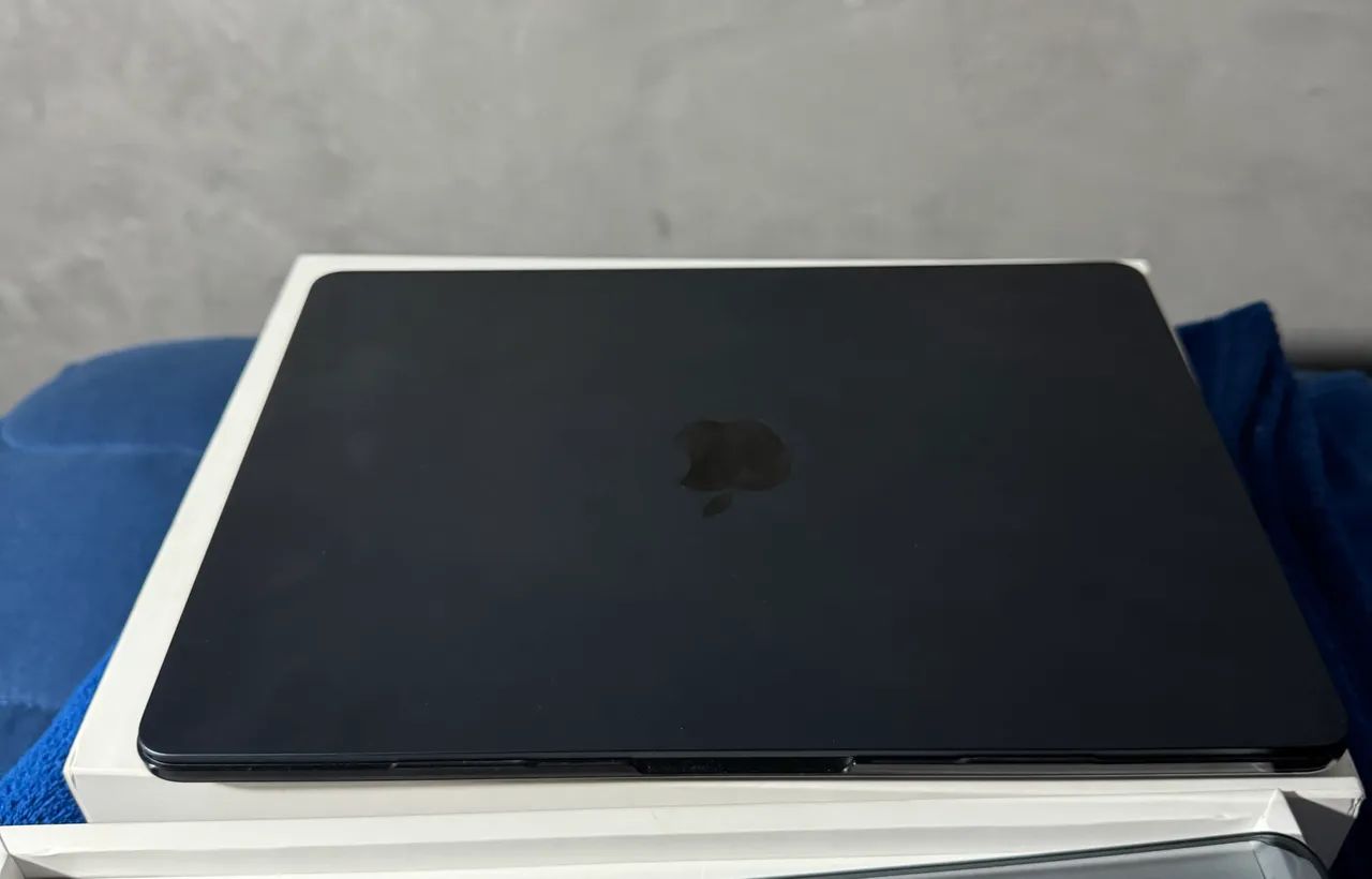 MacBook Air m2 16gb/256gb 13 apple care julho 27 - Notebooks