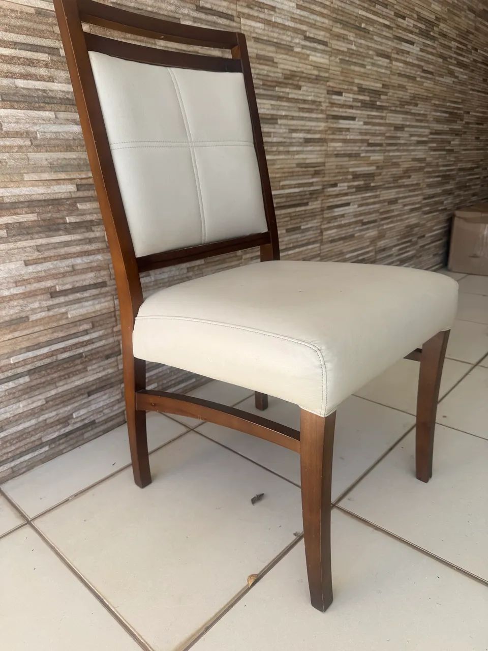Conjunto com 4 Cadeiras de Jantar em Madeira Maciça  - Foto 4