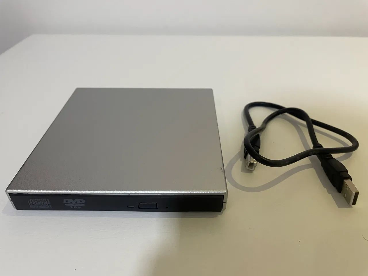 Leitor e gravador externo CD/DVD RW USB - Como novo
