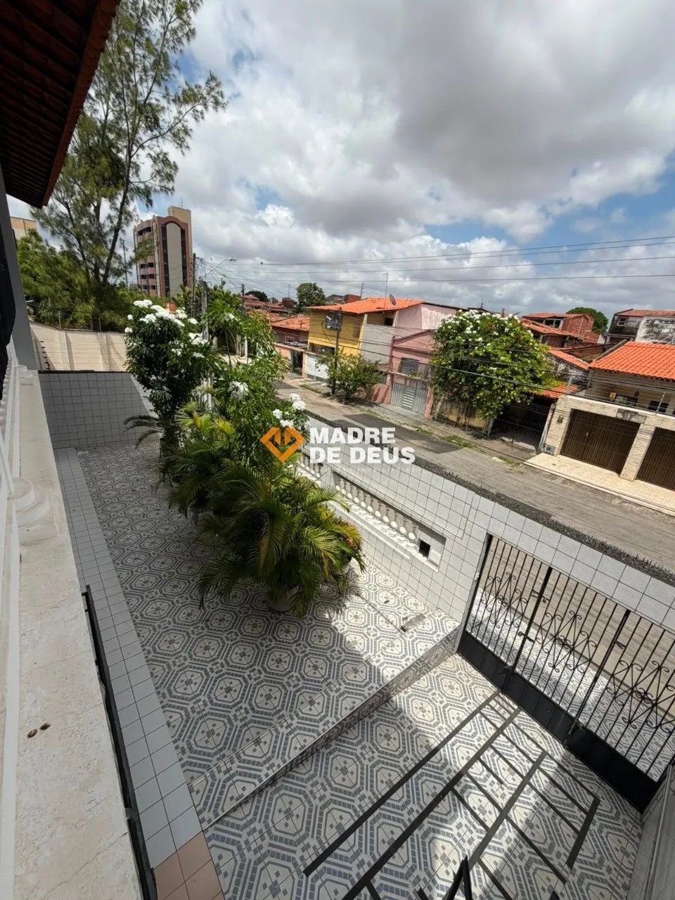 Casa Duplex ampla e super bem conservada na Parquelândia. - Foto 2