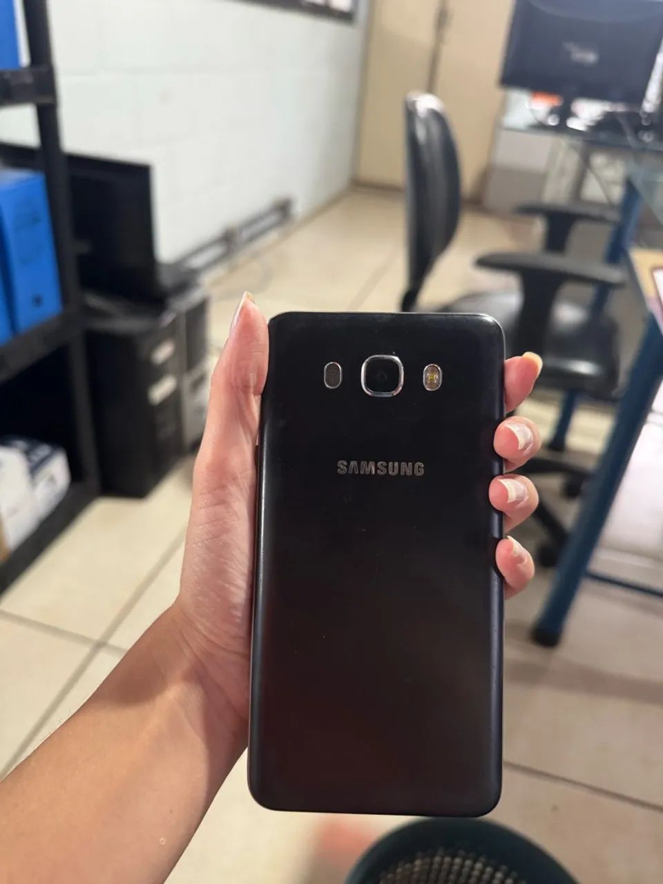 Celular Samsung Galaxy J7 - Foto 2