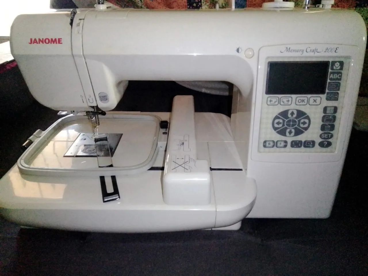 Janome MC200E 