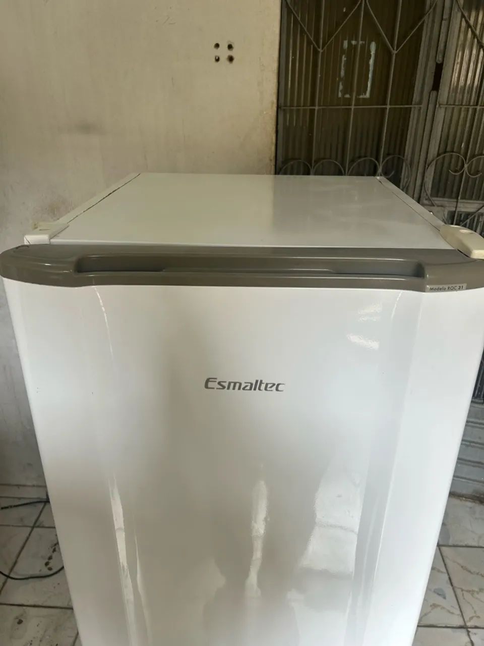 Geladeira esmaltec FRETE GRÁTIS  - Foto 5