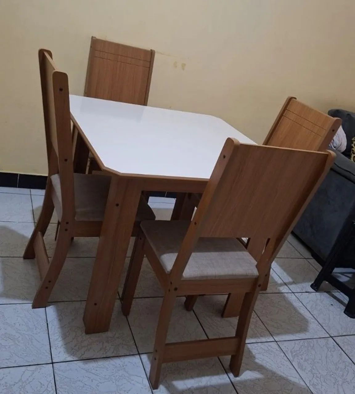 Vendo mesa 4 cadeiras de mdf - Foto 2