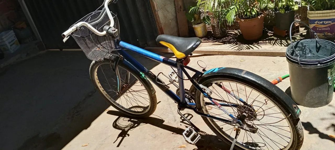 Bicicleta aro 26 semi nova  - Foto 2