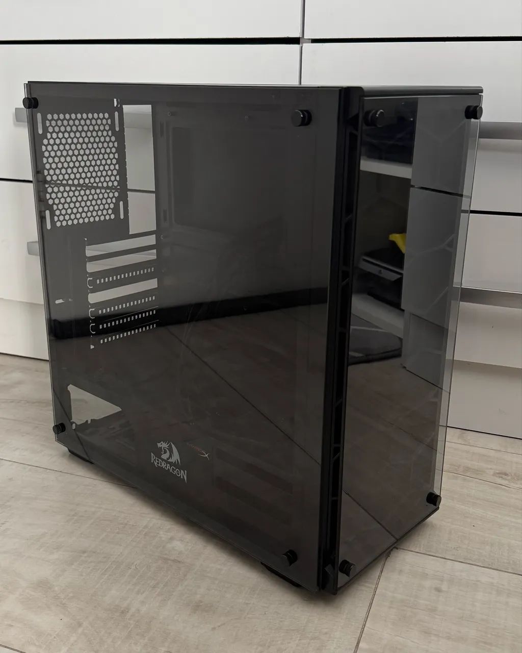 Gabinete Redragon Wheel Jack (Black)