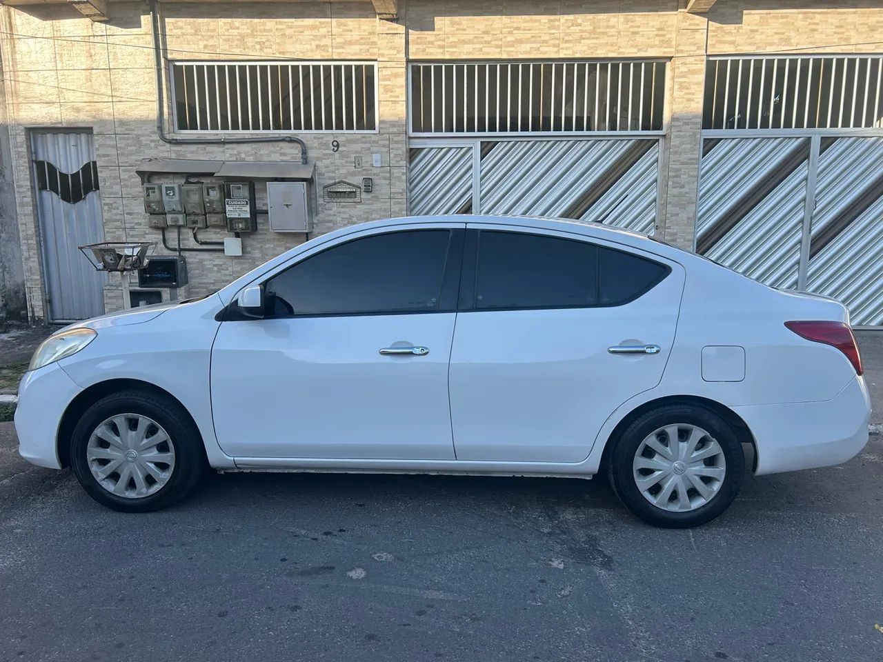 Nissan Versa 1.6 16V FLEX SV 4P MANUAL 2014