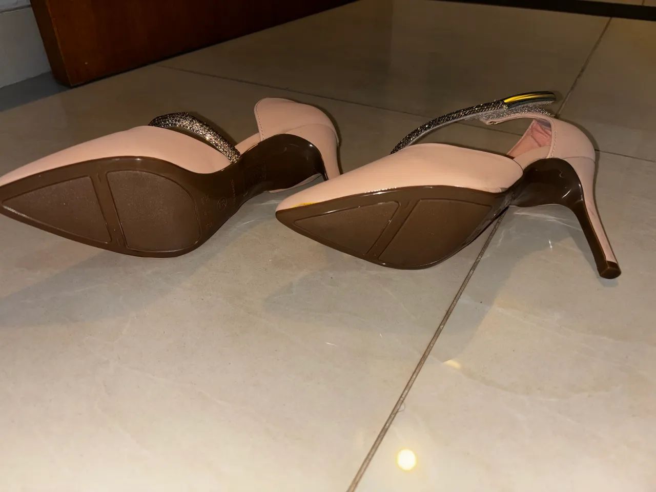 Scarpin Nude da marca Constance  - Foto 4