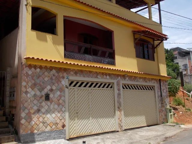Vende-se  casa espaçosa