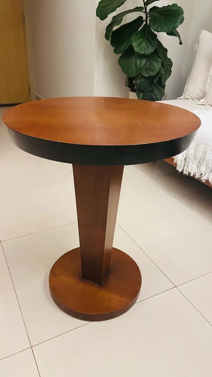 Mesa de apoio redonda