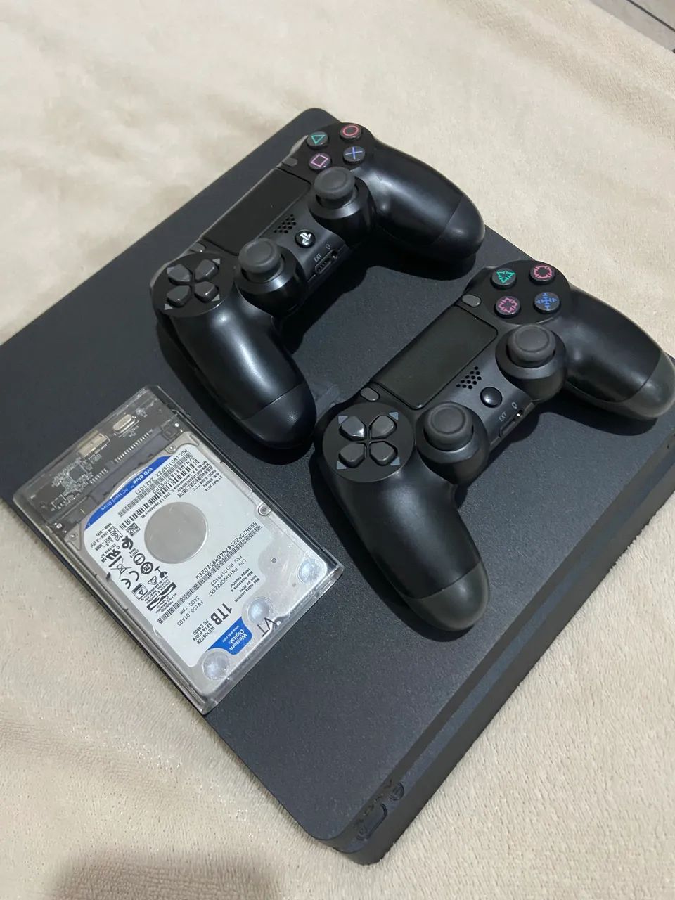 PS4 Slim 