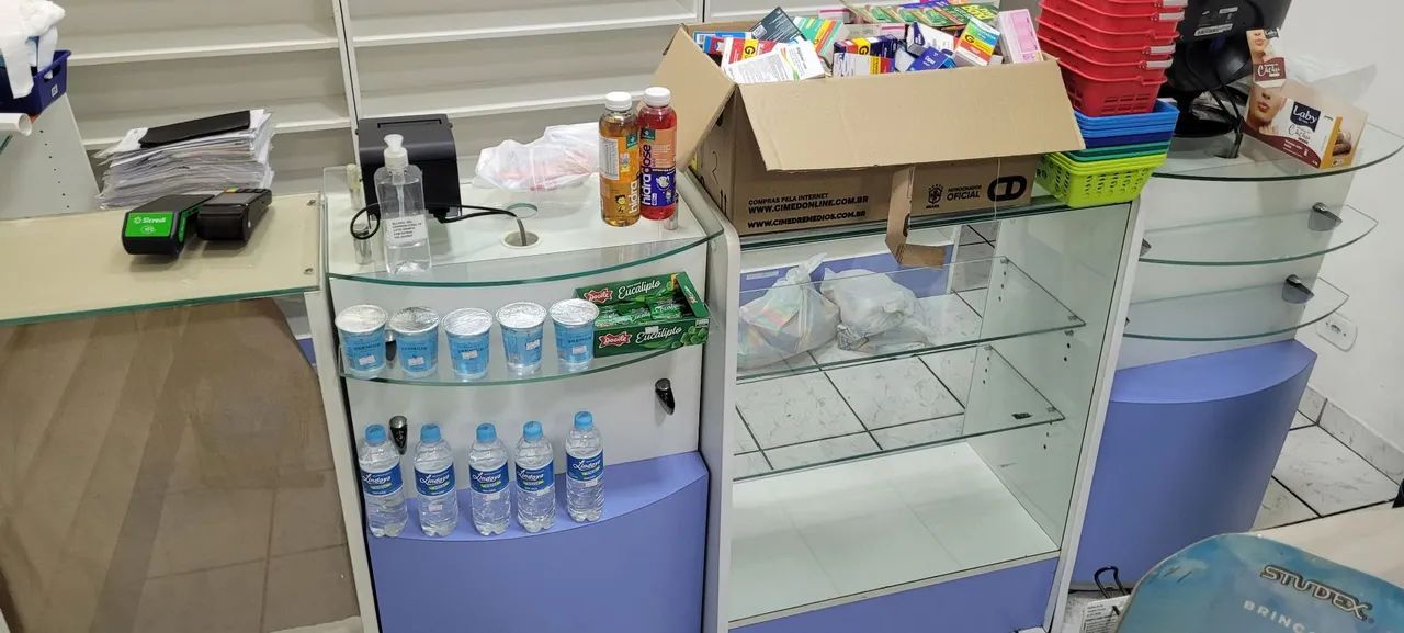 Balcão de farmácia/perfumaria 