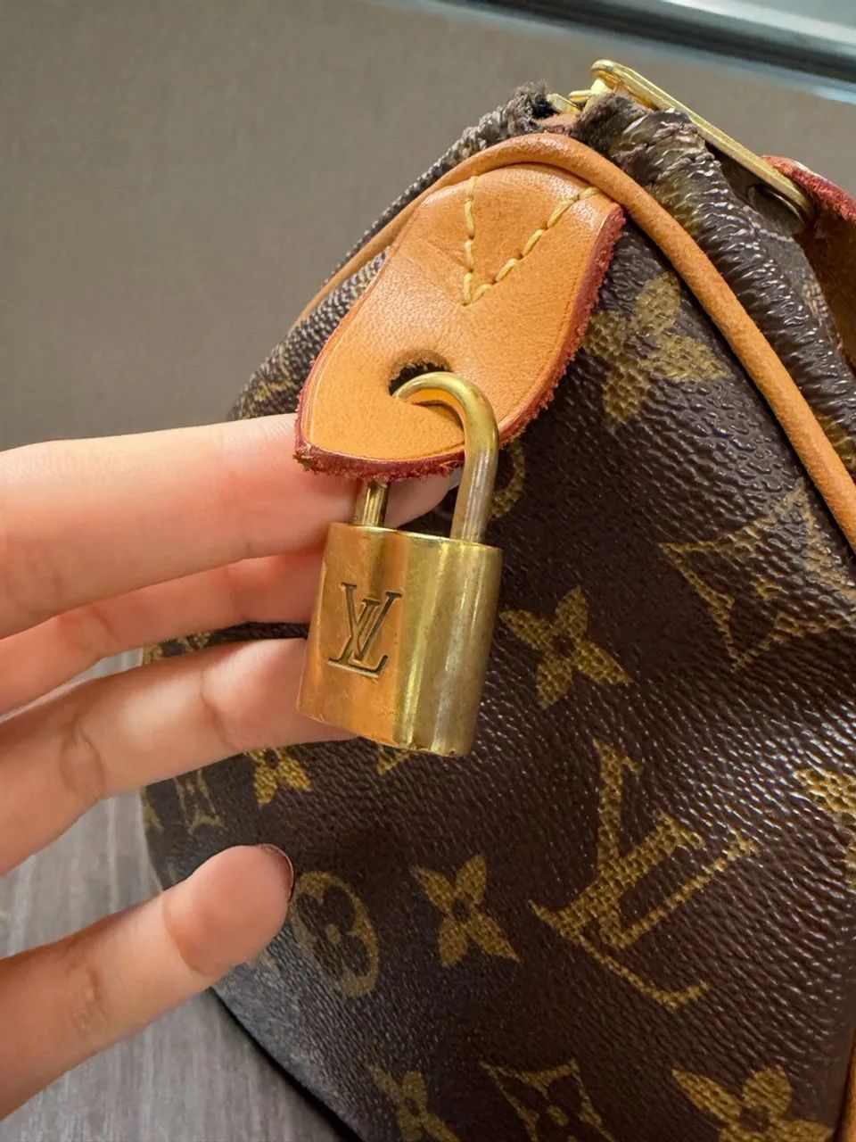 Louis Vuitton Speedy 25 Monogram original restaurada - Foto 3