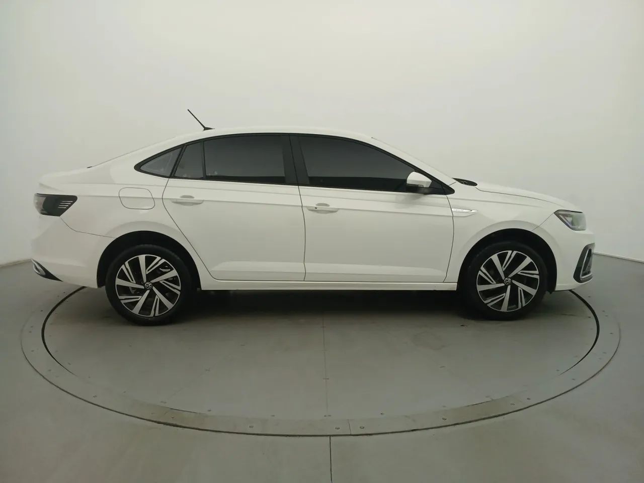 Volkswagen Virtus Highline 200 TSI 1.0 Flex 12V Aut, foto 6 de 18