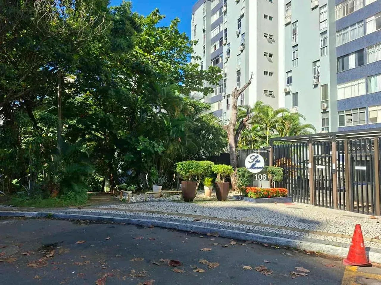 APARTAMENTO 3 QUARTOS 1 SUÍTE 110M² PITUBA - NASCENTE COM DEPENDÊNCIA