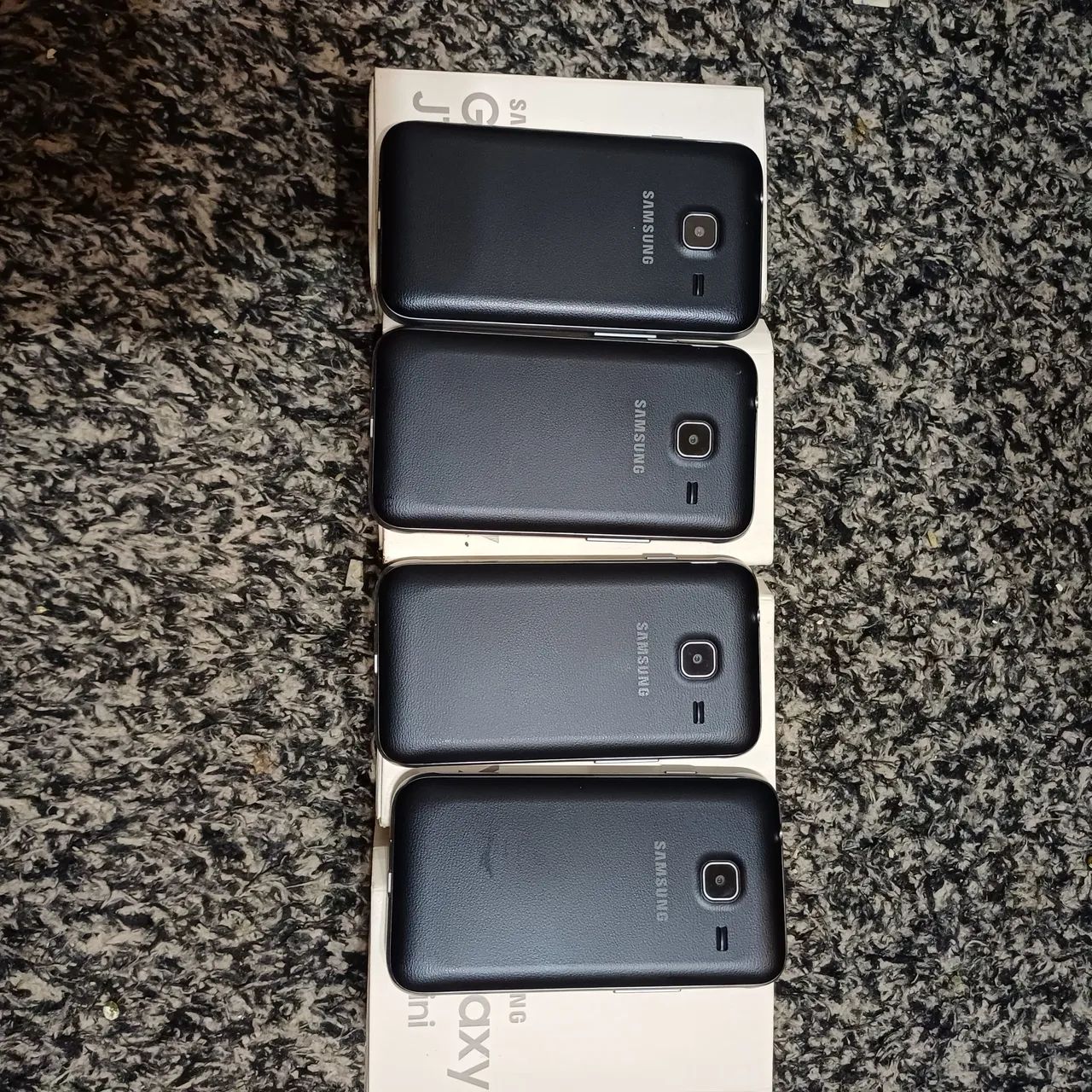 Lote 4  samsung J1  - Foto 2