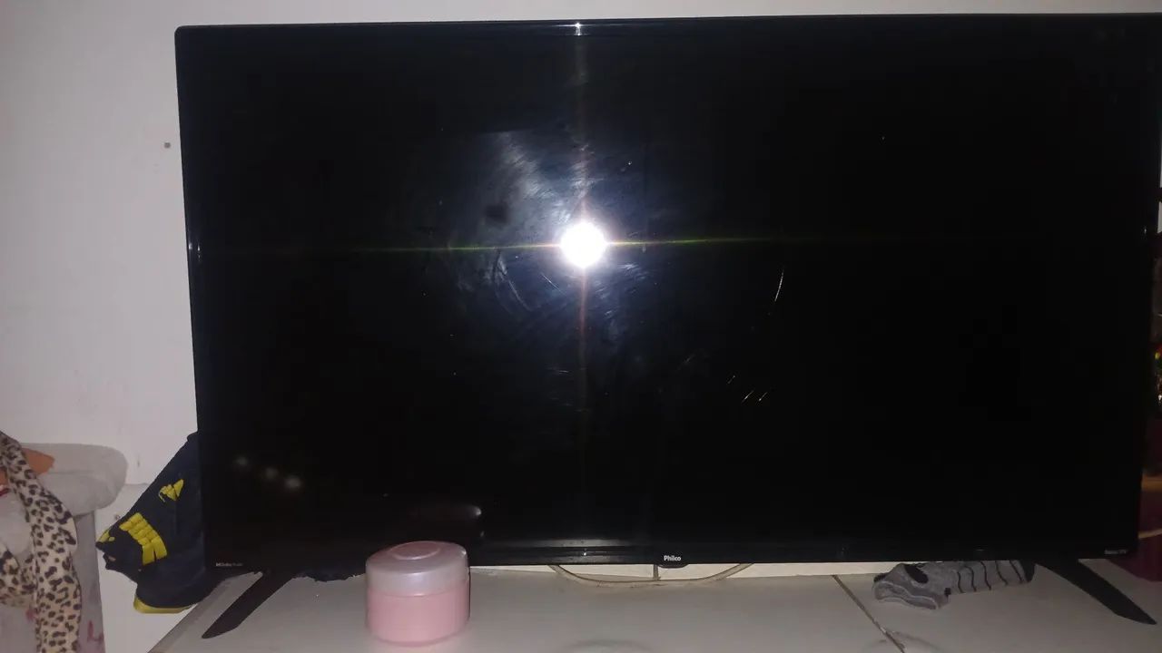 Televisão quebra pra tira peças  - Foto 2