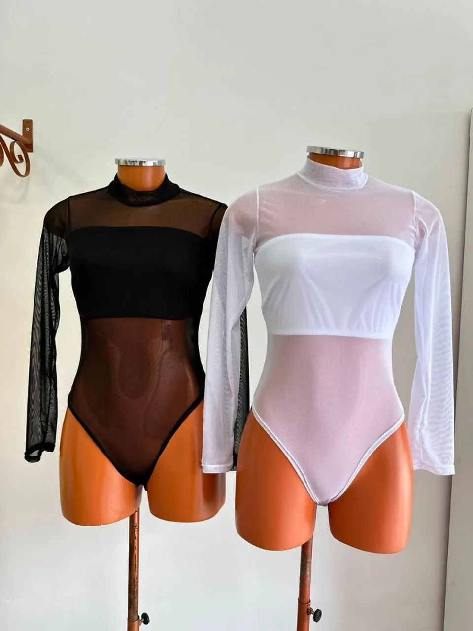 Body tule com faixa