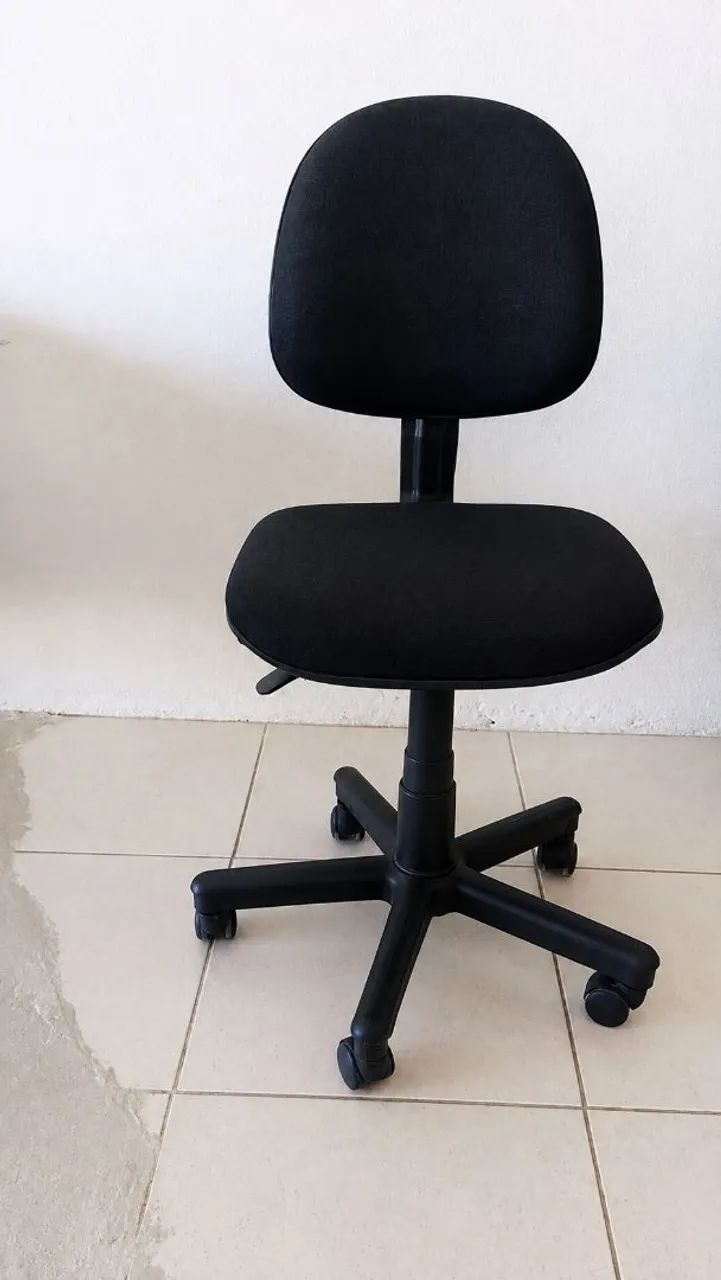 Cadeira de escritório- Confortável e conservada - Foto 3