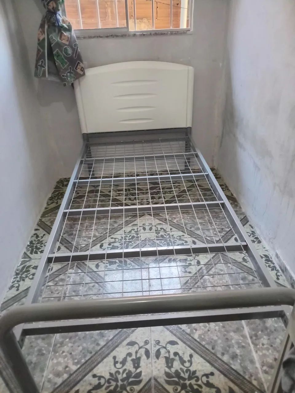 Cama de Solteiro de metal, encaixe.  - Foto 5