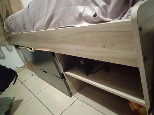 Cama de solteiro com 2 gavetas e 1 prateleira e espaço para uma mini comoda - Foto 3
