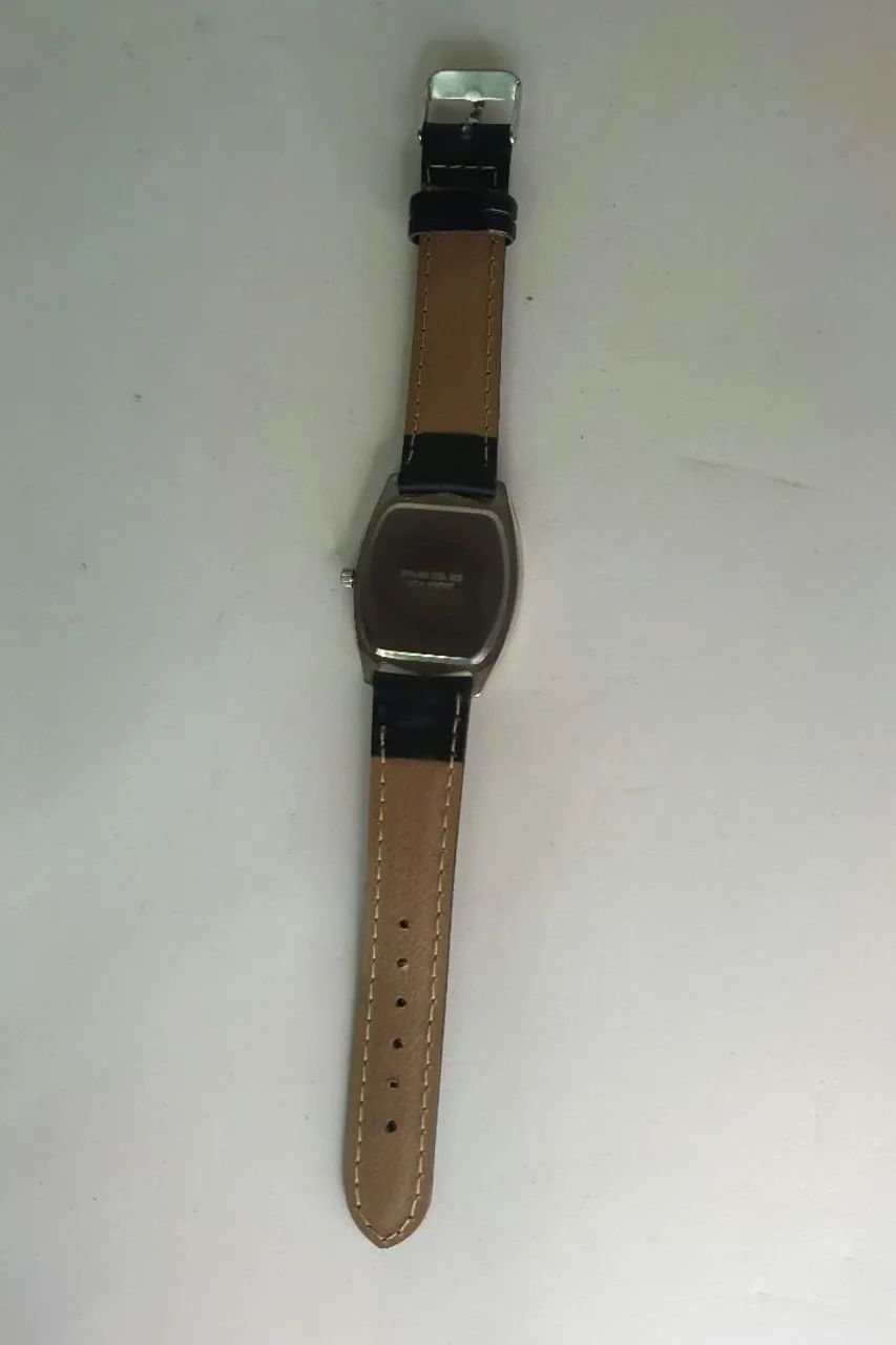 Relógio Guess quartz vintage  - Foto 4