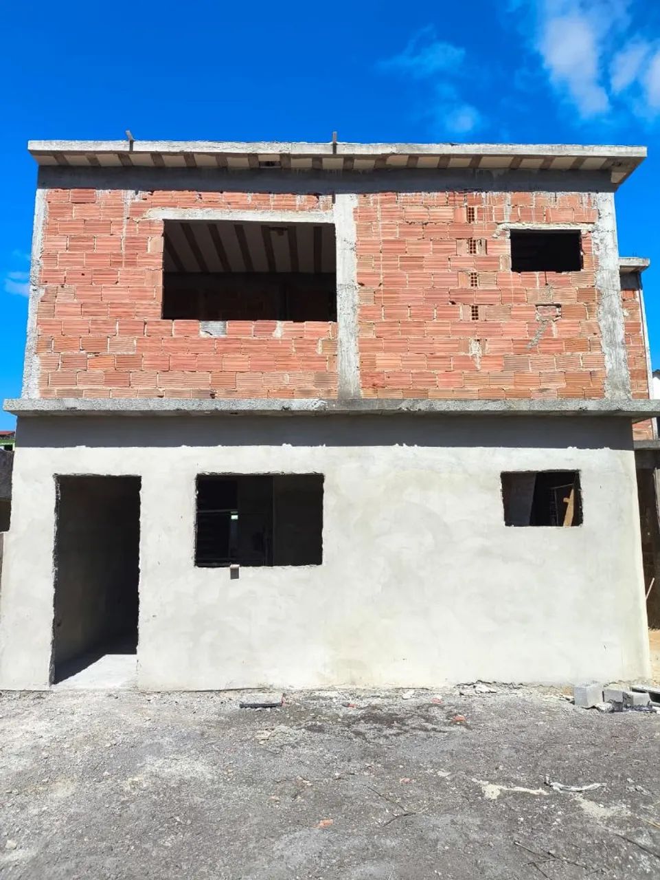 VENDO CASA EM FAZE DE ACABAMENTO 