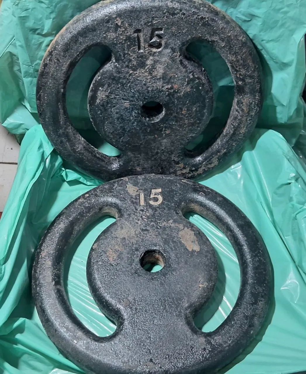 Vende_se  2 anilhas  de 15kg cada - Foto 3
