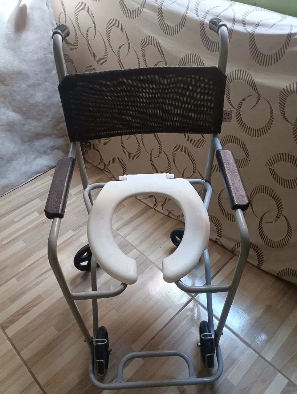 Vendo cadeira de banho - Foto 4