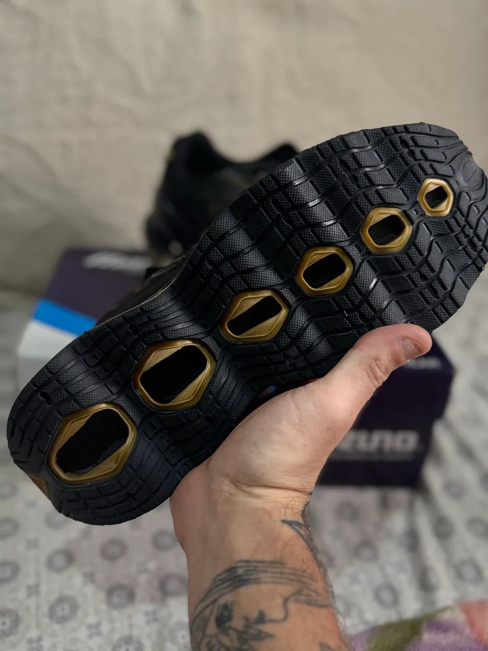 Mizuno Mola (Primeira linha) - Foto 2