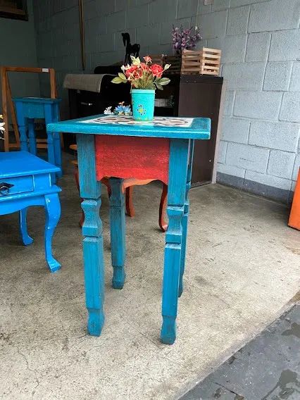 Mess auxiliar rustica em madeira maciça com patina envelhecida   - Foto 5