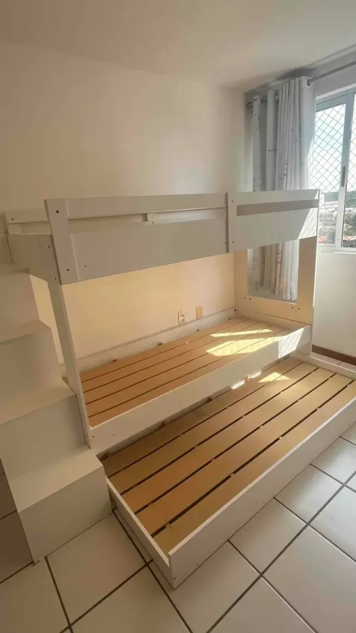 Treliche solteiro com estante