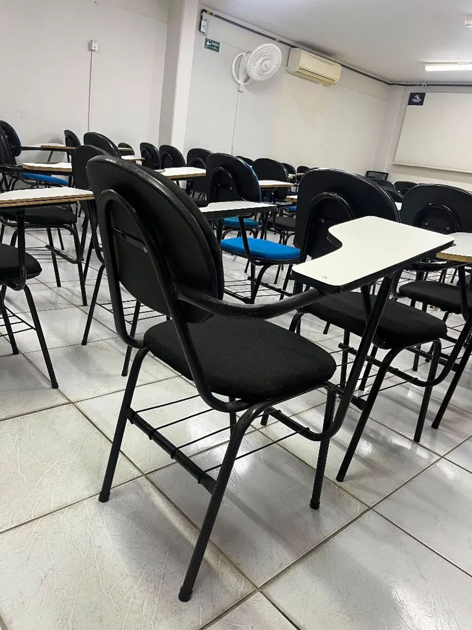 Cadeira de Estudos - Foto 3