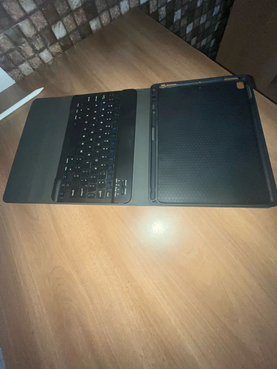 CAPA COM TECLADO BLUETOOTH + CANETA  - Foto 3