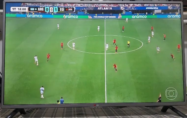 VENDO UMA TV LG DE 42 POLEGADAS , NÃO É SMART