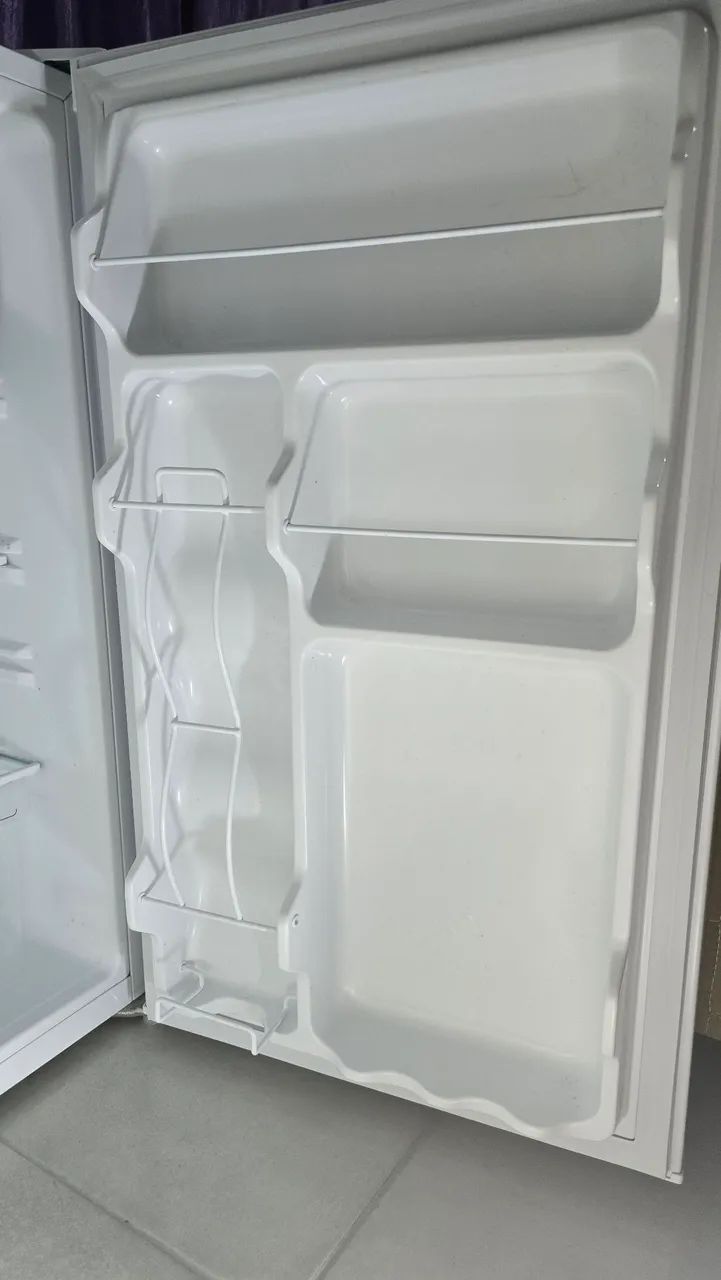 FRIGOBAR MIDEA 124L - Praticamente Novo POR 900 REAIS - Foto 2