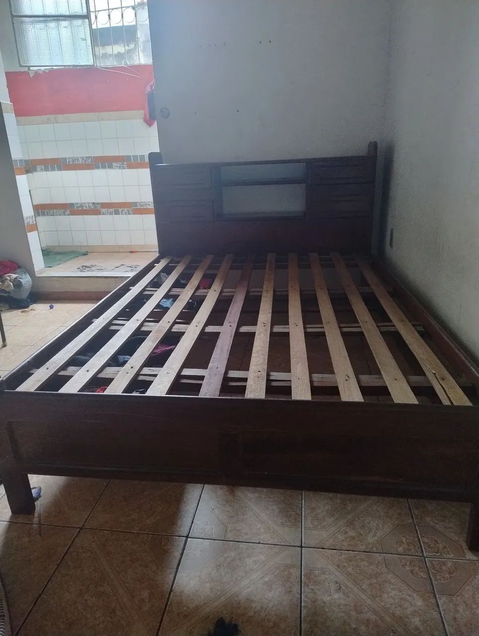 Uma cama ? de madeira  - Foto 2