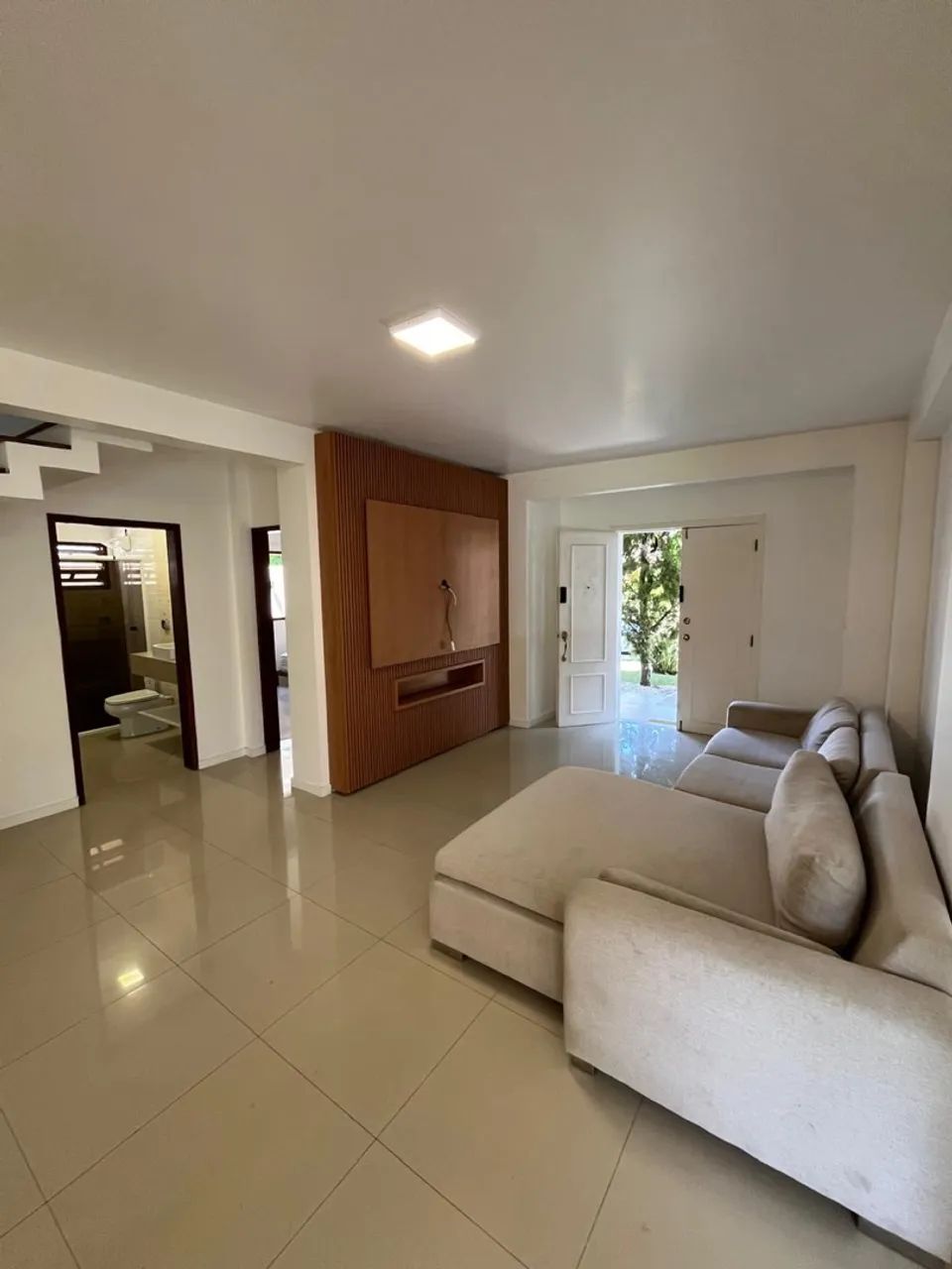 Alugo linda casa mobiliada com piscina de 4 quartos em Jurerê Internacional  - Foto 4