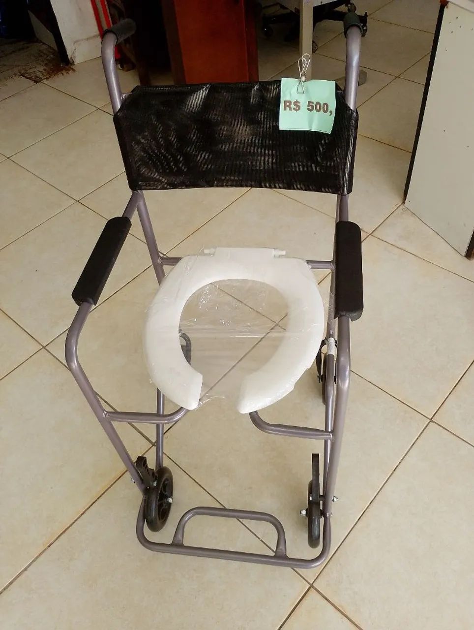 CAdeira de banho.sem uso