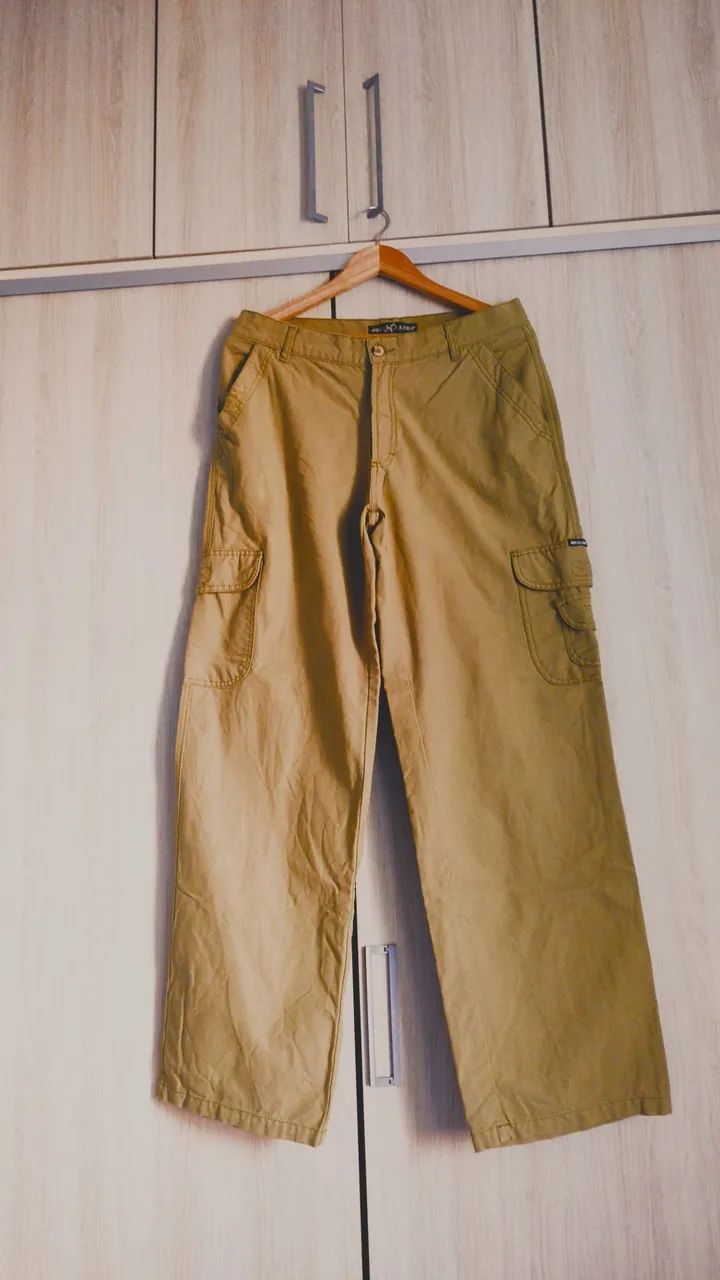 Calça de cargo verde oliva 44