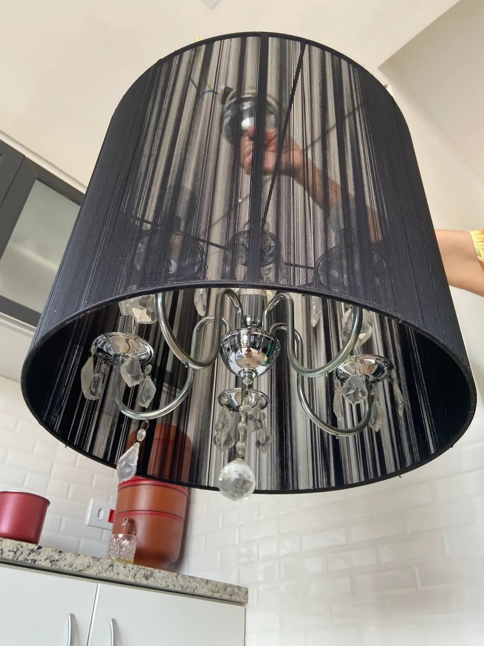 Lustre com cúpula preta e cristais  - Foto 3